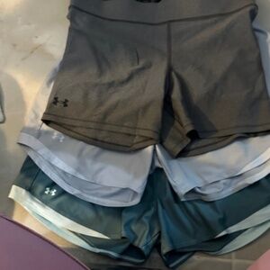 Women’s  Set of 3 Under Armour Athletic Shorts size L EUC